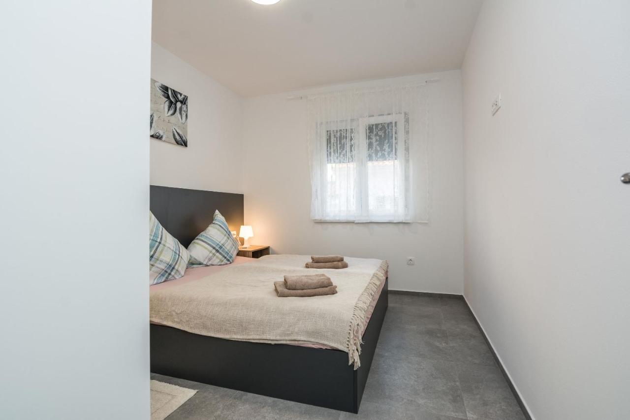 Apartment Spanic 1 Vir Exterior foto